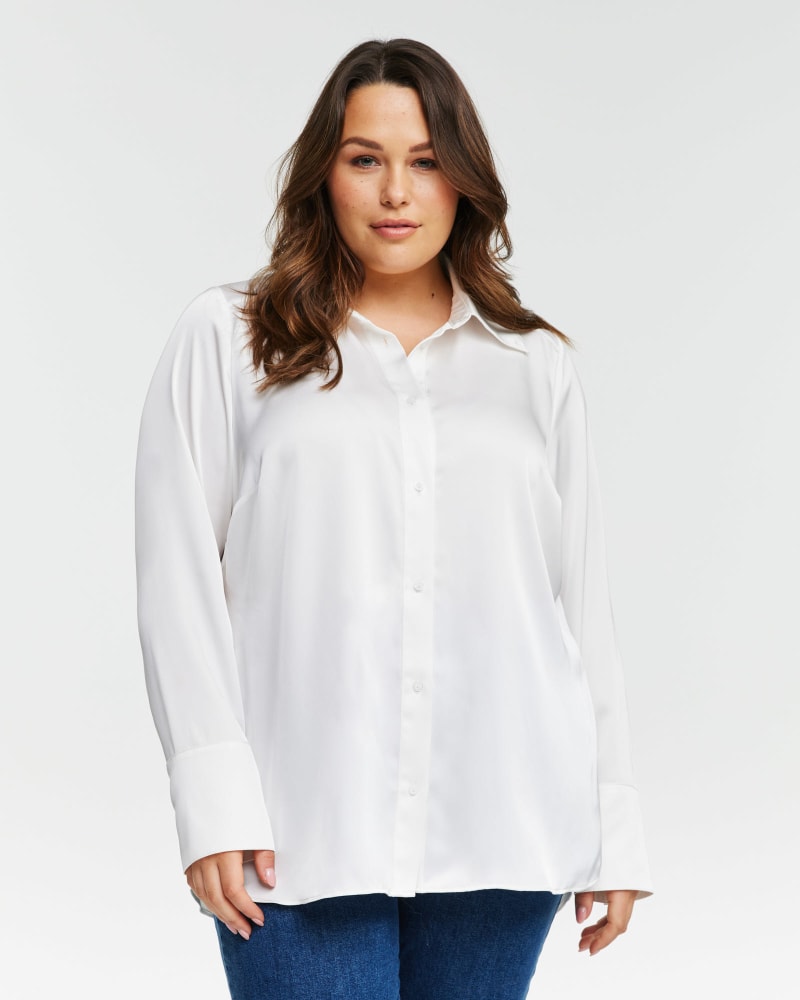 Front of a model wearing a size 20W Heidi Shirt in Milk by Estelle. | dia_product_style_image_id:315735